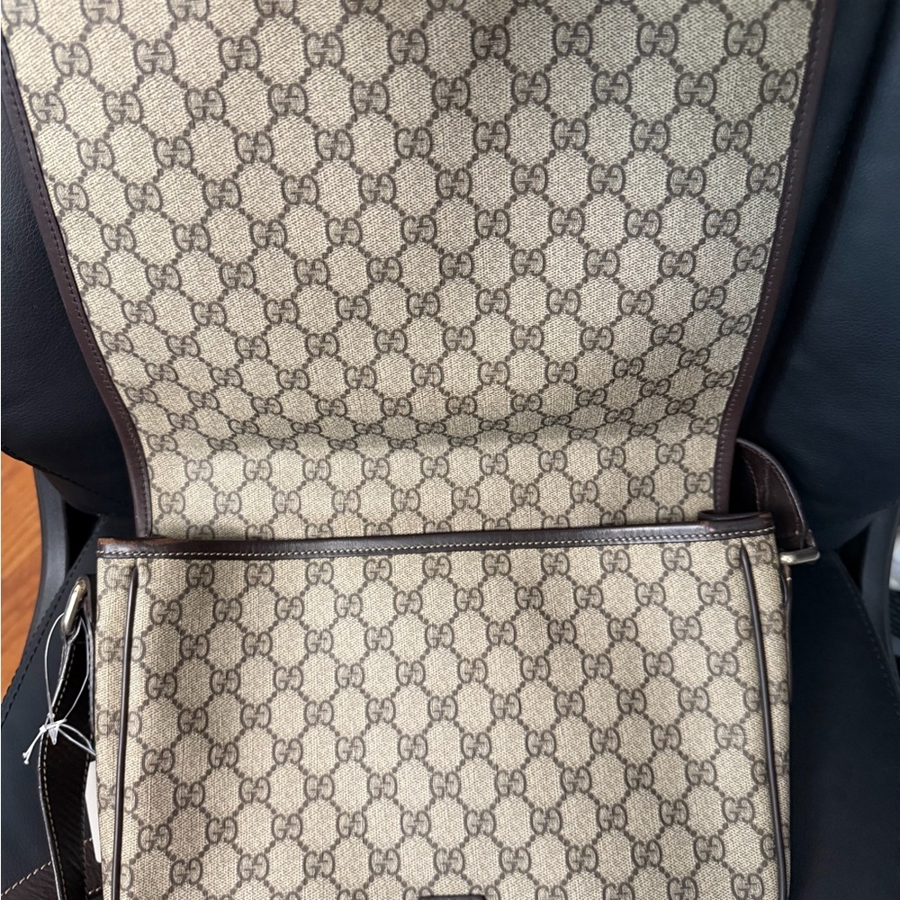 Gucci Beige and Brown Messenger Bag with Red and Green Stripe - Picture 3 of 3